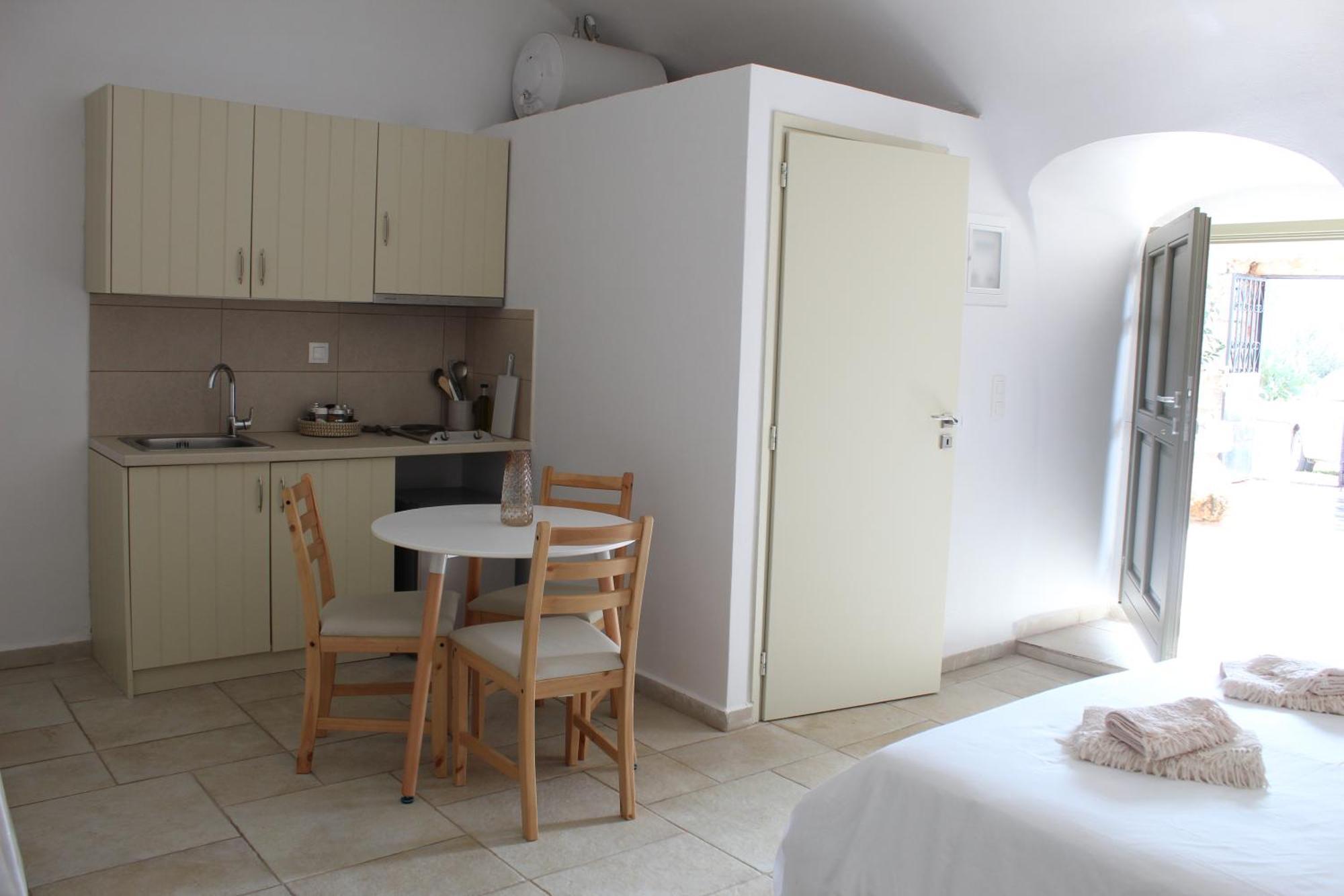 200 Year Old 'Kamara Suite' With Private Garden Pyrgos Dirou Exterior foto