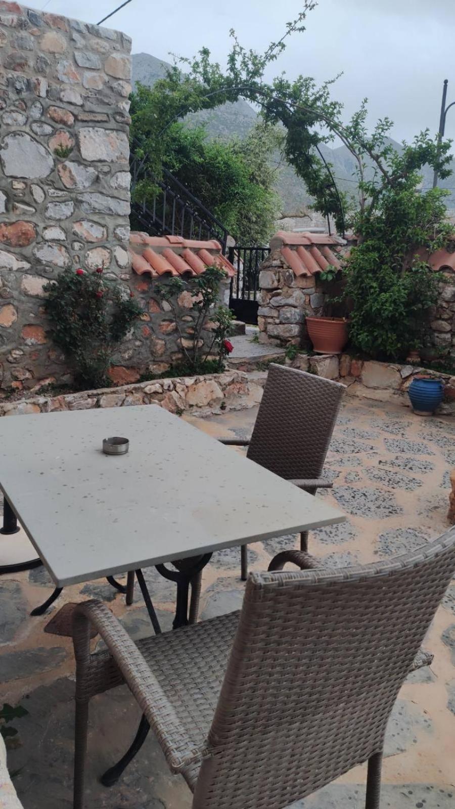 200 Year Old 'Kamara Suite' With Private Garden Pyrgos Dirou Exterior foto